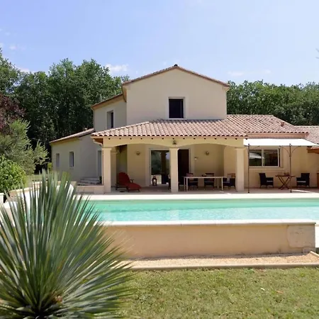 Duxcaar Beaum- By Interhome